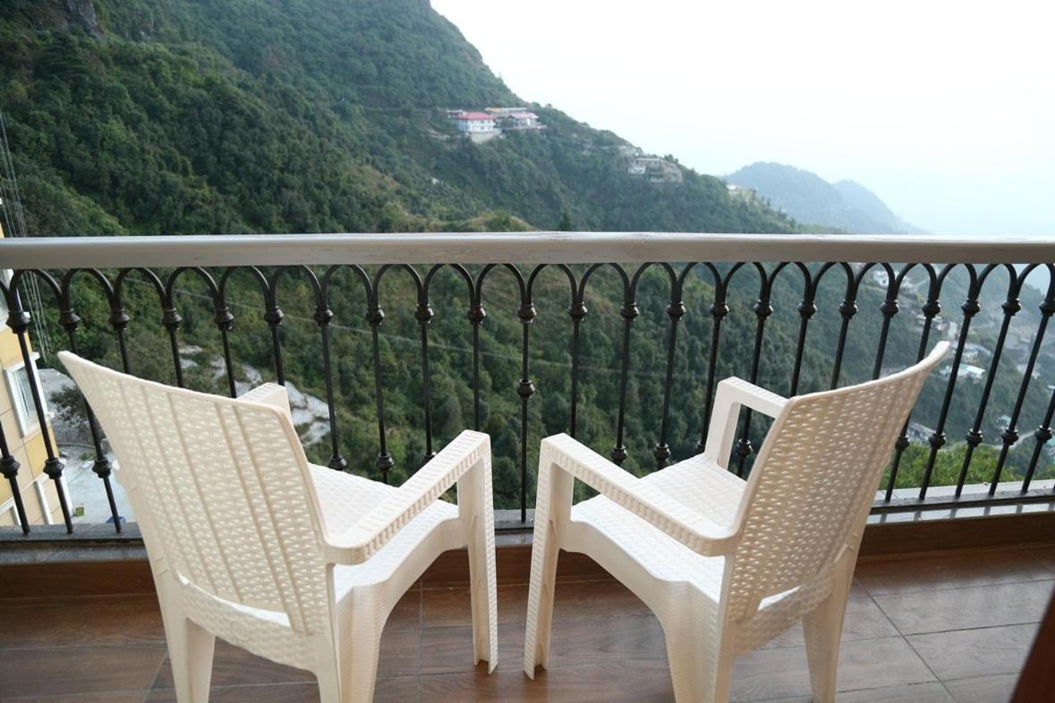 Shining Hills Hotell Mussoorie Eksteriør bilde