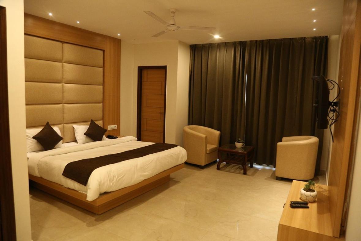 Shining Hills Hotell Mussoorie Eksteriør bilde