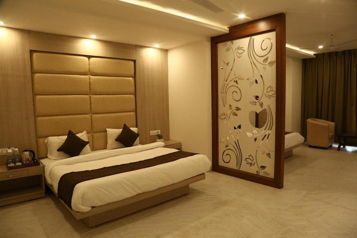 Shining Hills Hotell Mussoorie Eksteriør bilde